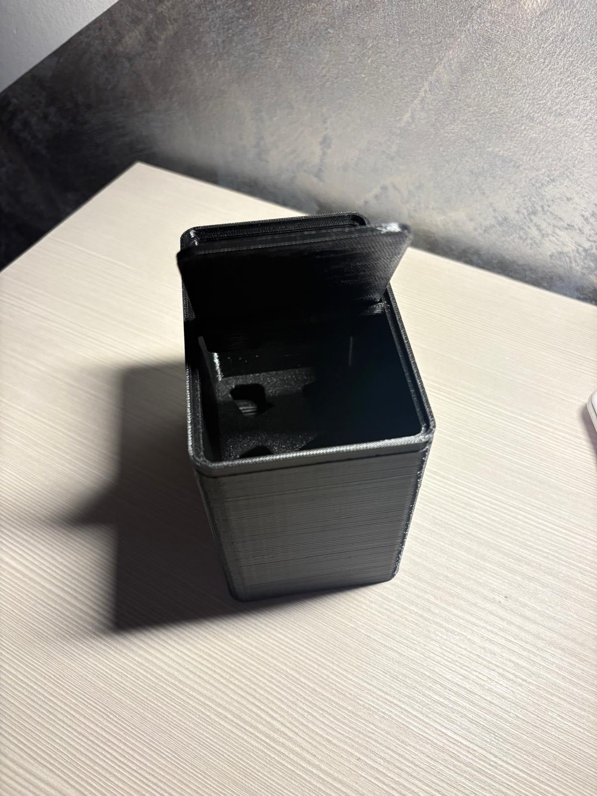 Contenitore capsule caffè usate | Stampato in 3D — coperchio incernierato e griglia interna