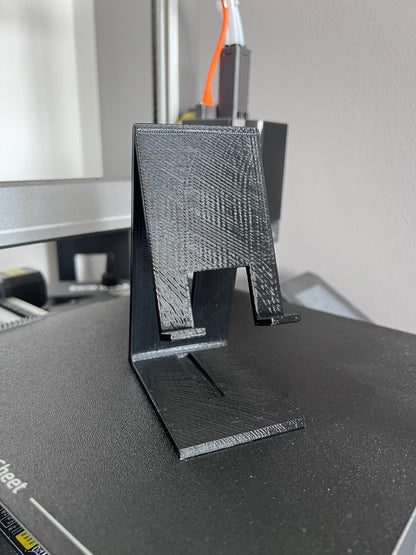 Stand Smartphone Rialzato 3D con Passaggio Cavo.